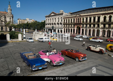 Alte amerikanische Autos in Havanna Stockfoto