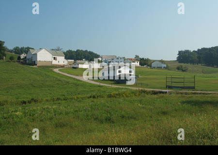 Amish Country Farm Central Ohio In Front ist der Dampf Valley Parochial School Stockfoto