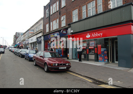 Geschäfte auf der Edgware Road, Burnt Oak, London, Englang Stockfoto