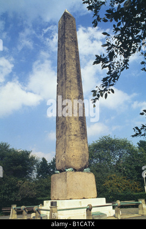 SAURER REGEN SCHÄDEN AN KLEOPATRAS NADEL, EIN ÄGYPTISCHEN ROTEN GRANITOBELISK IN 1600 V. CHR. GESCHNITZT UND ZOG IN DEN CENTRAL PARK IM JAHRE 1881 Stockfoto