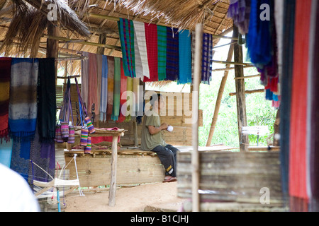 Birmanischen Flüchtlinge in Chiang Rai Thailand vier verschiedene Bergstämme sind in diesem Dorf vertreten. Stockfoto