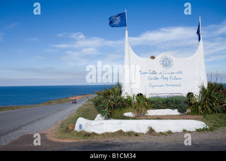 Willkommen Schild am Eingang des Museums Casapueblo und resort Punta del Este-Uruguay Stockfoto