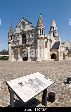 12.-13. Jahrhundert Notre-Dame La Grande Kirche, Poitiers, Vienne, Frankreich. Stockfoto