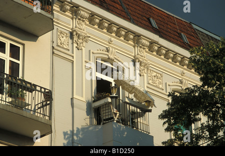 Historisches Appartementhaus im Stadtteil Winterhude in Hamburg, Deutschland Stockfoto