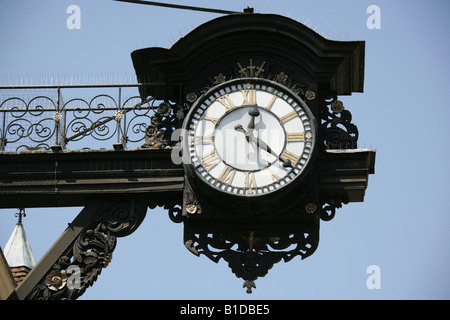 Stadt von Winchester, England. 18. Jahrhundert Winchester Town Clock, befindet sich in der ehemaligen Guildhall in der High Street. Stockfoto