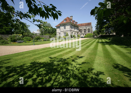 Stadt von Winchester, England. Wolvesey Schloss Westflügel, auch bekannt als Bishops House, ist die Heimat der Bischof von Winchester. Stockfoto