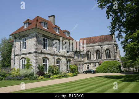 Stadt von Winchester, England. Wolvesey Schloss Westflügel, auch bekannt als Bishops House, ist die Heimat der Bischof von Winchester. Stockfoto