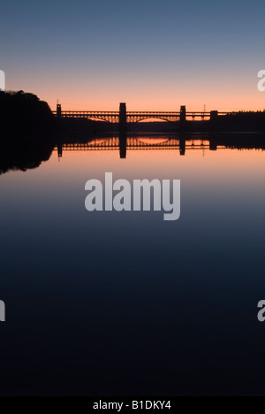 Britannia Bridge bei Sonnenuntergang Menai Strait Stockfoto