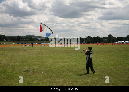 Junge Drachen am Blackheath Kite Festival Lewisham London Stockfoto