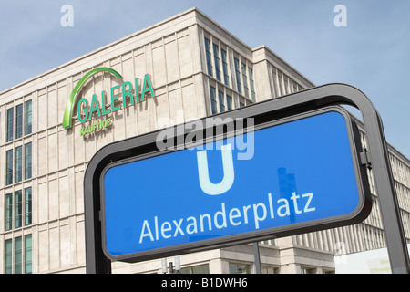 Alexanderplatz Berlin Deutschland shopping Kaufhaus Kaufhof Galleria in Ost-Berlin Stockfoto