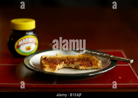 Marmite auf Toast Stockfoto