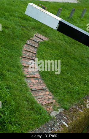 Wenig Bedwyn Sperre auf dem Kennet & Avon Canal Stockfoto