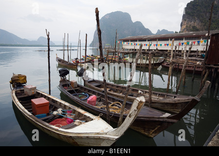 Angelboote/Fischerboote - Ko Panyi, Provinz Phang Nga, THAILAND Stockfoto