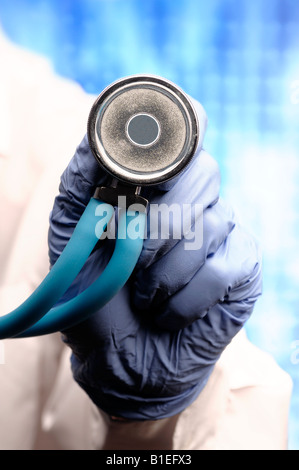 Arzt mit einem Stethoskop Stockfoto