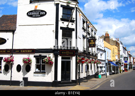 Das George Inn aus dem 18. Jahrhundert, High Street, Eton, Berkshire, England, Vereinigtes Königreich Stockfoto