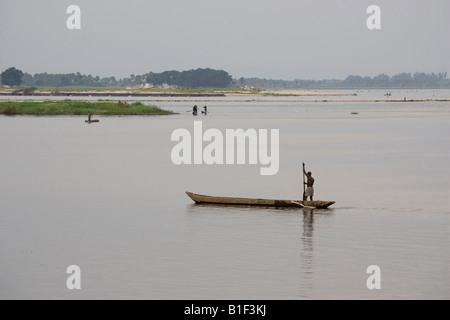 Fischer am Fluss Kongo Brazzaville Kongo Stockfoto