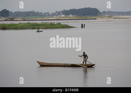 Fischer am Fluss Kongo Brazzaville Kongo Stockfoto