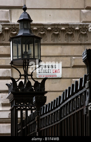 Tor vor Downing Street, der Heimat des britischen Premierministers, London England Stockfoto