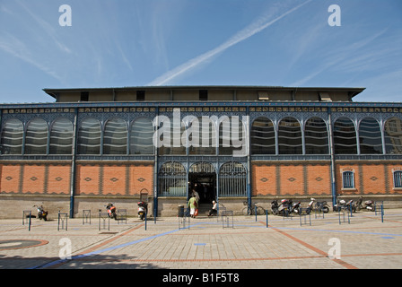 Stock Foto von Les Halles Centrales-Lebensmittel-Markt im Zentrum von Limoges in Frankreich Stockfoto