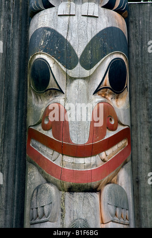 Totempfahl Gesicht, Museum of Anthropology, Vancouver, BC, Kanada Stockfoto