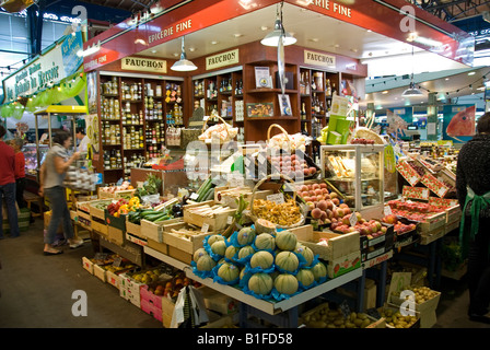 Stock Foto von der Innenseite des Les Halles Centrales in Limoges Frankreich Stockfoto