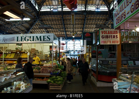 Stock Foto von der Innenseite des Les Halles Centrales in Limoges Frankreich Stockfoto