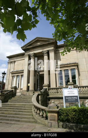 Stadt von Preston, England. Der University of Central Lancashire Harris Avenham Institutsgebäude für darstellende Künste. Stockfoto