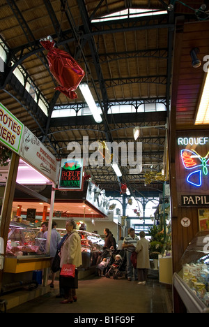 Stock Foto von der Innenseite des Les Halles Centrales in Limoges Frankreich Stockfoto