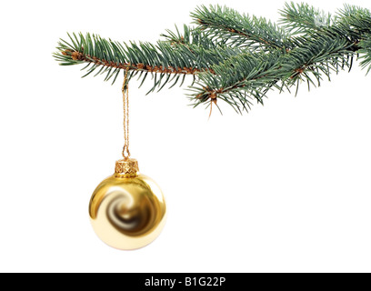 Single gold Christbaumkugel auf Baum (Christbaumkugeln) Stockfoto