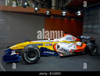 Renault Rennwagen Renault Showroom Champs Elysees in Paris Frankreich Stockfoto