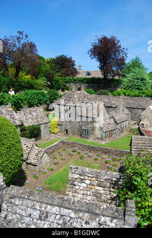 Das Modelldorf, Rissington Road, Bourton-on-the-Water, Cotswolds, Gloucestershire, England, Vereinigtes Königreich Stockfoto