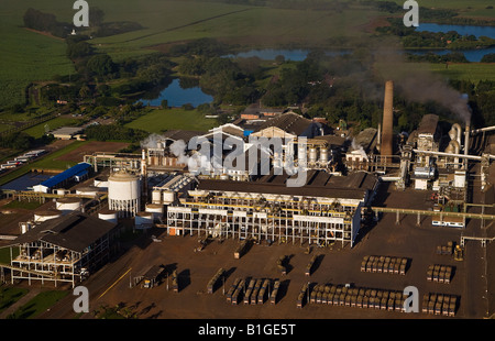Luftaufnahme des Industriekomplexes São Martinho in São Paulo, Brasilien – einer der größten Ethanol- und Zuckerfabriken der Welt. Stockfoto