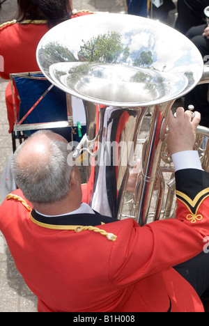 Tubist in Brass Band Stockfoto