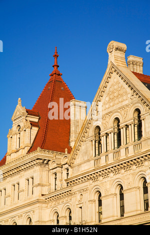 Niedrigen Winkel Blick auf ein Regierungsgebäude, State Capitol Building, Albany, New York State, USA Stockfoto