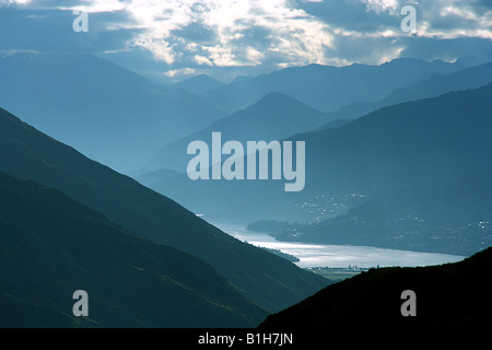 See, umgeben von Bergen, Lake Wakatipu, Queenstown, Neuseeland Stockfoto