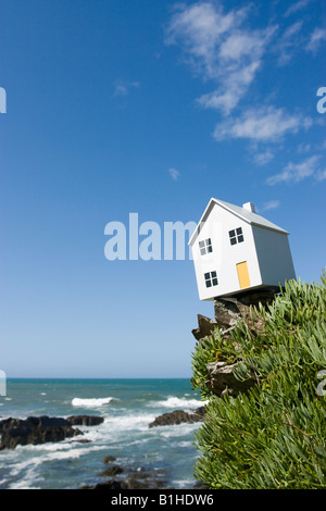 Modellhaus auf der Klippe Stockfoto