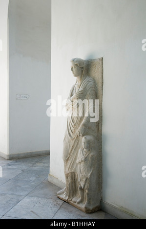 Antike Skulpturen an die Villa San Michele ehemalige Wohnhaus des Autors Arzt Axel Munthe auf der Insel Capri in der Bucht von Neapel Stockfoto