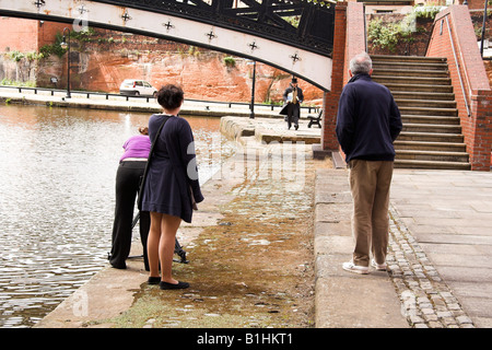 Menschen, die Dreharbeiten in Castlefield, Manchester, UK Stockfoto