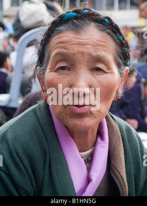 Porträt der tibetische Frau in Darjeeling, Indien Stockfoto