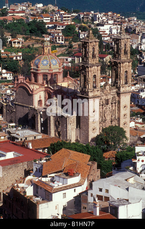 Luftbild von Santa Prisca Kirche und Taxco, Mexiko Stockfoto