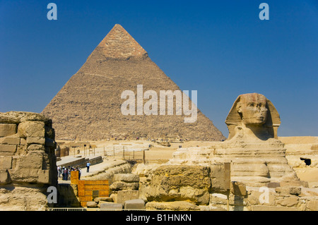 Die Chephren-Pyramide und Sphinx auf dem Plateau von Gizeh Ägypten Stockfoto