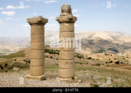 Spalten auf der Ostterrasse Karakus Tumulus in Nemrud Nationalpark, Ost-Anatolien-Türkei Stockfoto