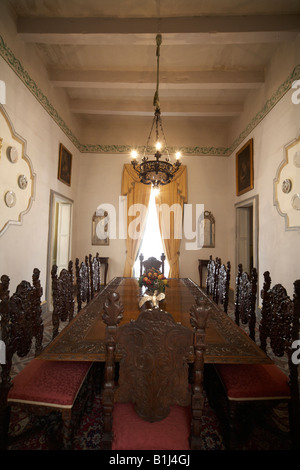 Speisesaal großer Holztisch mit Stühlen im Casa Rocca Piccola großen historischen 16C maltesischen Palazzo Haus Valletta Malta Stockfoto