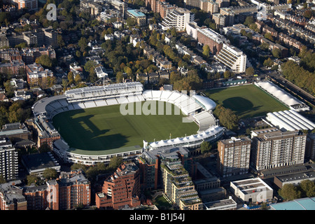 Luftbild Norden westlich von Lords Cricket Ground s Häuser und Hochhäuser St. John s Holz London NW8 England UK Stockfoto