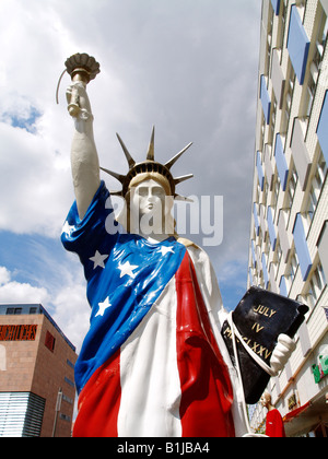 Skulptur Statue of Liberty in Fußgängerzone, Deutschland, Sachsen, Leipzig Stockfoto