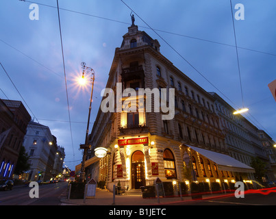 Wien, Cafe Weimar, Außenansicht am Abend, Österreich Stockfoto