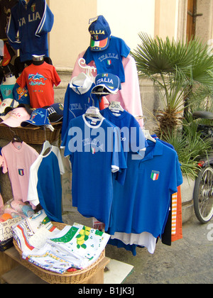 Italienische Fußball-Shirts zum Verkauf in Sorrento in der Nähe von Neapel Italien Stockfoto