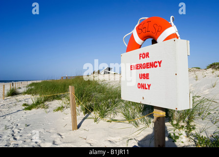 Notfall lebensrettende Gerät am Strand im St. George Island State Park Pfannenstiel Küste North Florida s Stockfoto