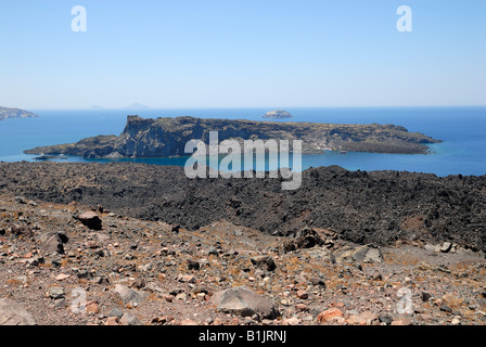 Vulkanische Inseln Palea Kameni und Nea Kameni und Athinios in Griechenland Stockfoto
