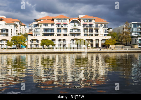 Luxus-Penthäusern neben der Claisebrook Bucht-Sanierung in wohlhabenden East Perth. Perth, Westaustralien. Stockfoto